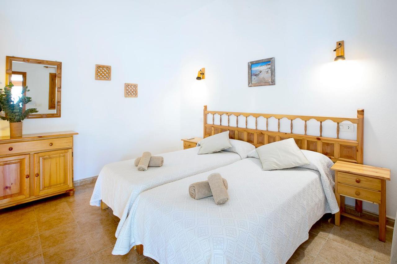 Apartamentos Molina 9-10-11 Es Calo  Exterior photo